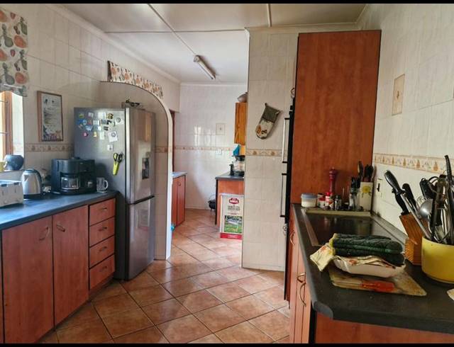 4 BEDROOM HOUSE FOR SALE IN ESCOMBE